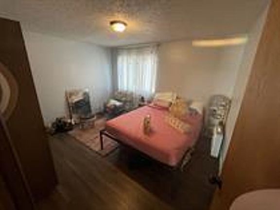 4th image of 129 Hawthorn Ave #12