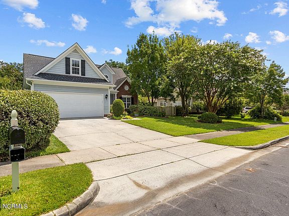 3rd image of 3911 W Bishop Court
