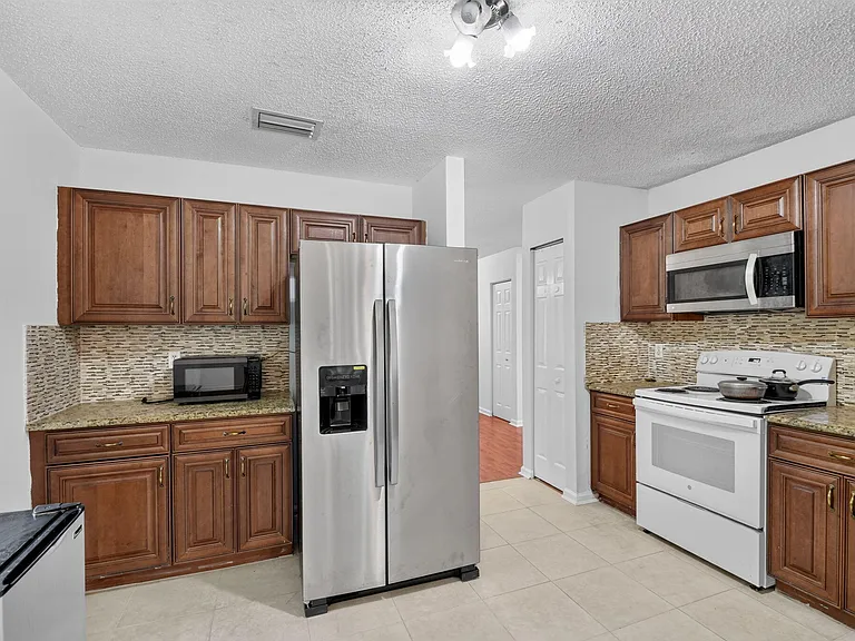 8332 Bermuda Sound Way — Photo 16