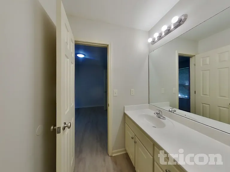 725 N Alder St — Photo 16