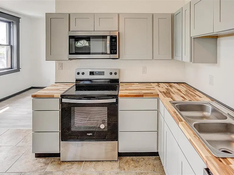 821 Niedringhaus Ave #C — Photo 6