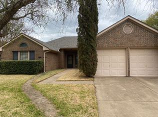 808 Bridgewater Ln, Mesquite, TX 75181