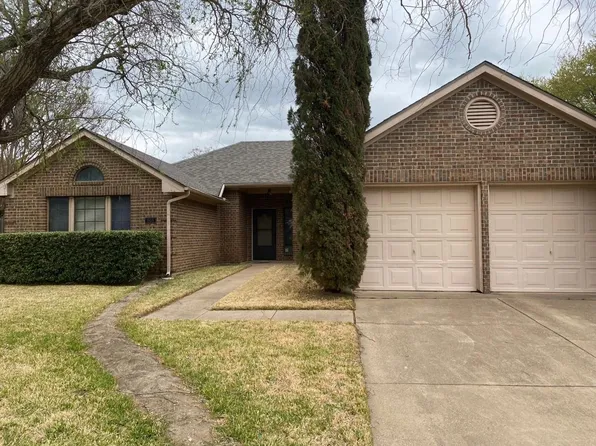 808 Bridgewater Ln, Mesquite, TX 75181
