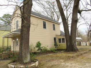 824 Vance St, Roanoke Rapids, NC 27870