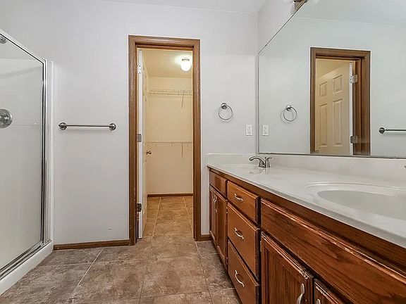 5th image of 3026 SW Two Shadow Brook Dr