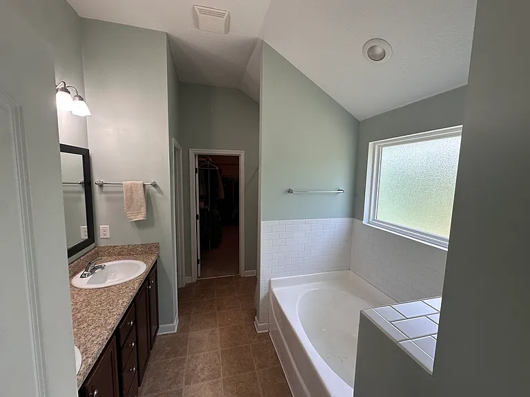511 Sebastian Dr — Photo 35