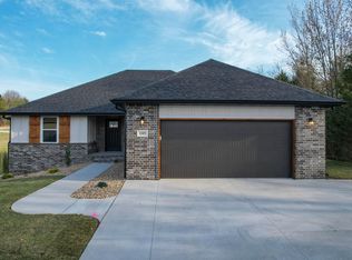 1197 W Warren Avenue, Ozark, MO 65721