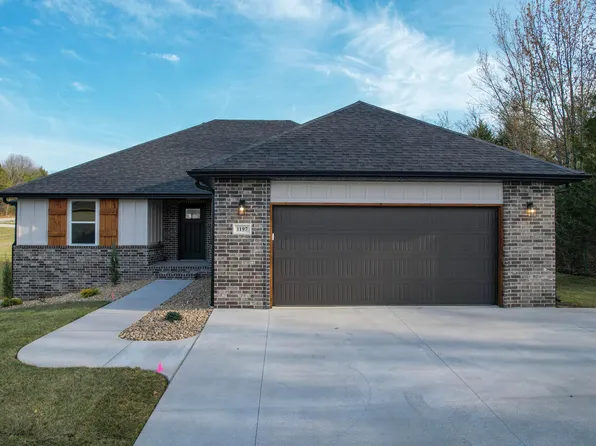 1197 W Warren Avenue, Ozark, MO 65721