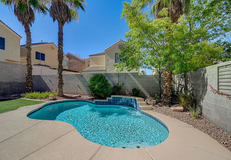 9152 Kentwell Ave — Photo 52