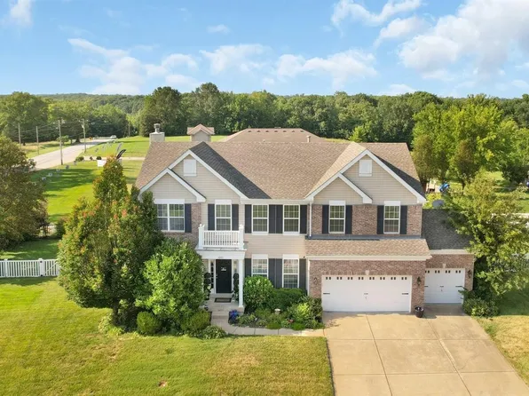 1001 Spruce Forest Dr, Lake Saint Louis, MO 63367