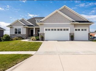930 Grouse Ct, North Liberty, IA 52317