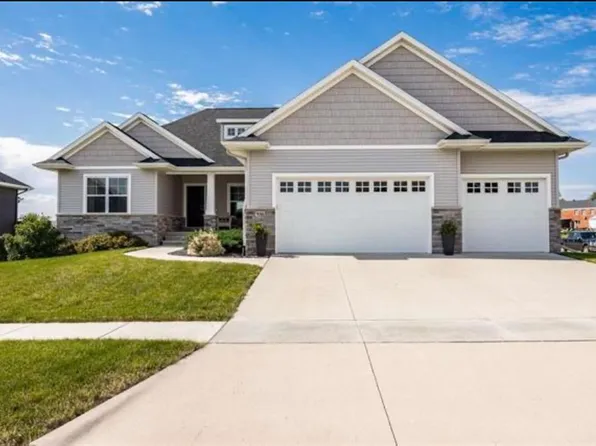 930 Grouse Ct, North Liberty, IA 52317