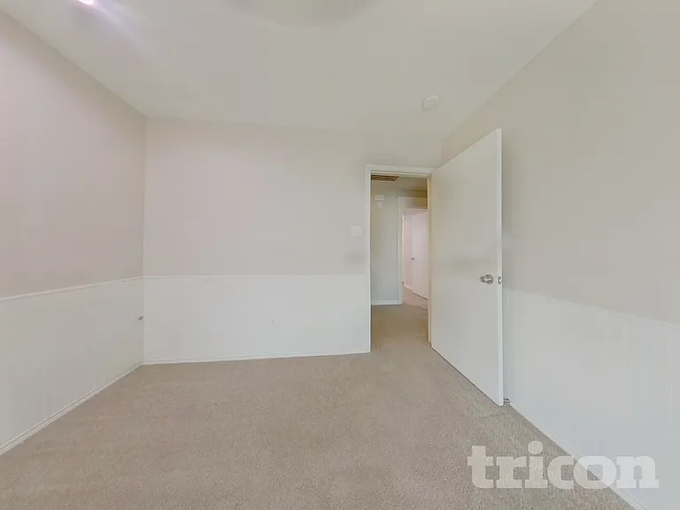 1625 Emily Ln — Photo 7