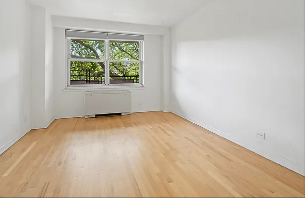 Sold by FIRST CENTURY REAL ESTATE GROUP CORP | media 23