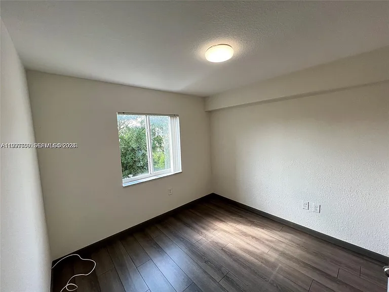 637 SW 3rd St #306 — Photo 13