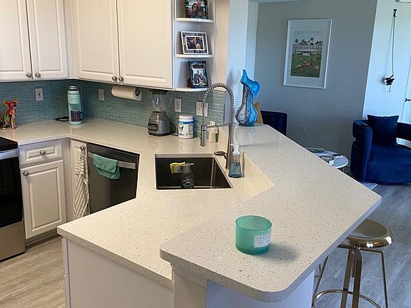 2nd image of 2044 Alta Meadows Ln APT 1811