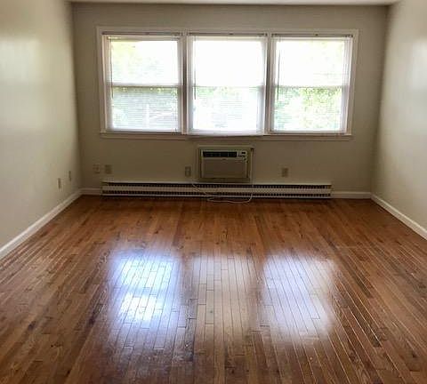 3rd image of 460 Whalley Ave #412