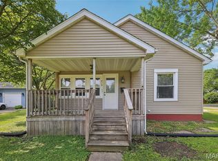 410 W Easton St, Gillespie, IL