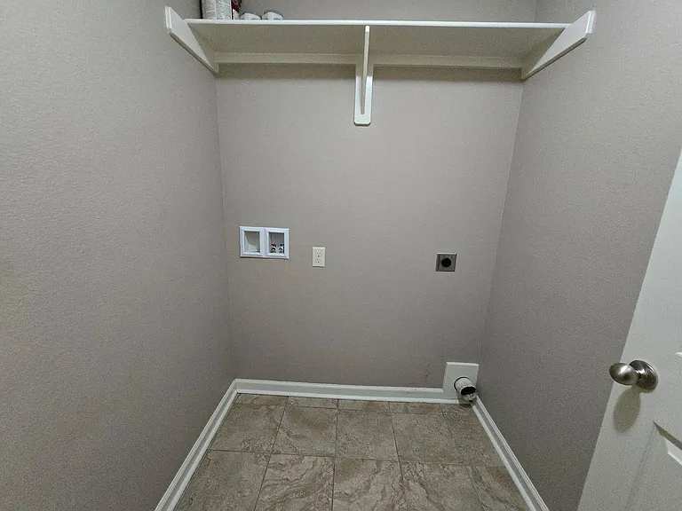 3513 Terrace Hill Ct — Photo 9