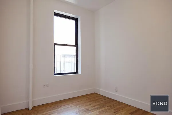 Rented by Bond New York | media 25