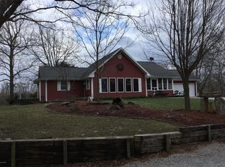 2815 Kaolin Rd, Cobden, IL 62920