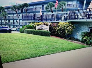 9440 SW 8th St APT 215, Boca Raton, FL 33428