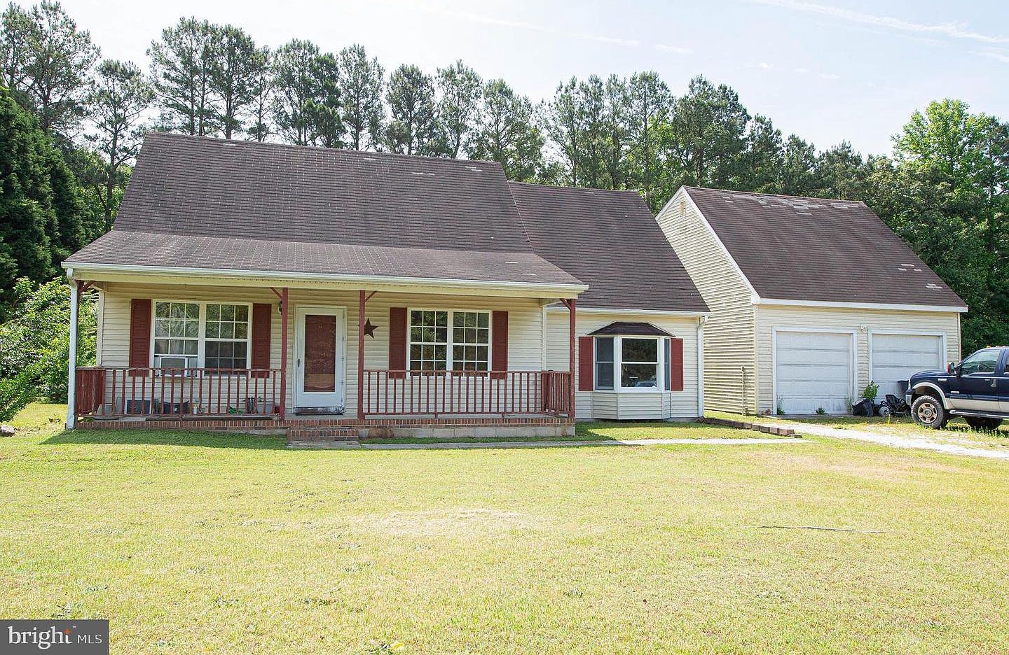 White dove　② 9339 White Oak Rd, Delmar, MD 21875 | Zillow