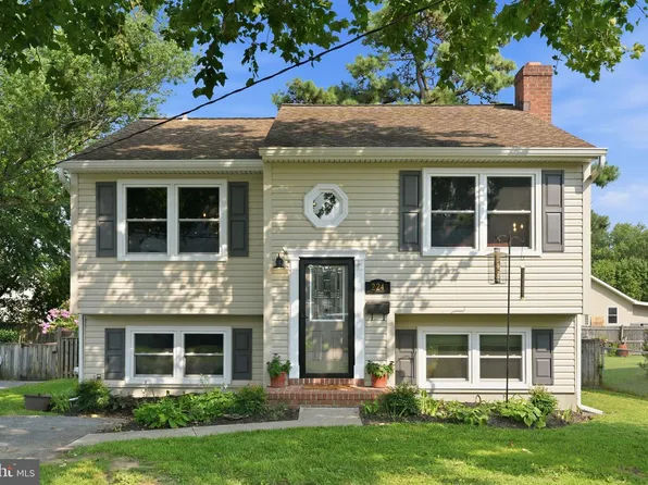224 Asbury Rd, Pasadena, MD 21122
