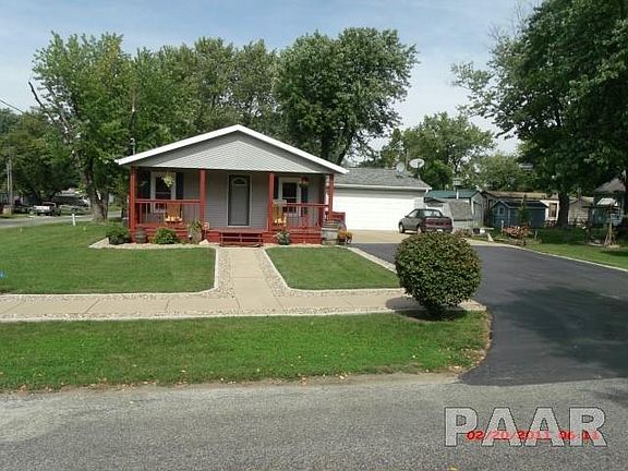 3rd image of 208 W Avenue J