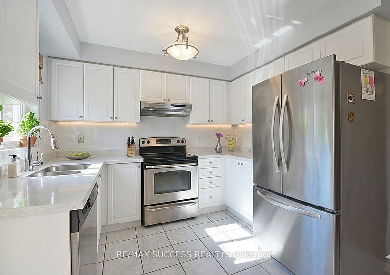 Mississauga House for rent - 3 Bedrooms — photo 3