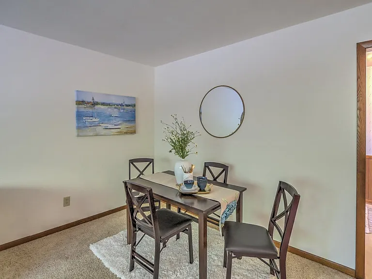 201 Tompkins Dr — Photo 16