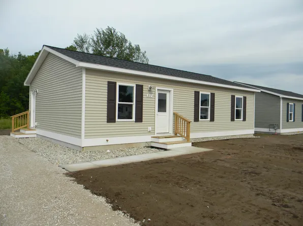 217 Taylors Ct, Scottville, MI 49454