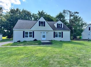 5696 Columbia Dr, Bedford Heights, OH 44146