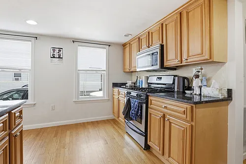 289 Broadway Photo 1