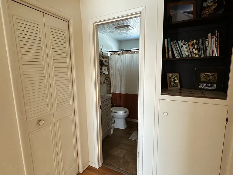1314 NE Thompson Dr — Photo 15