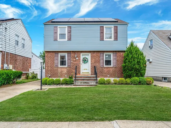 314 White Road, Mineola, NY 11501