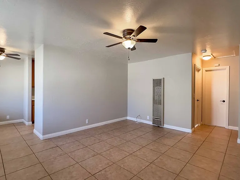 323 W 15th Ave — Photo 15