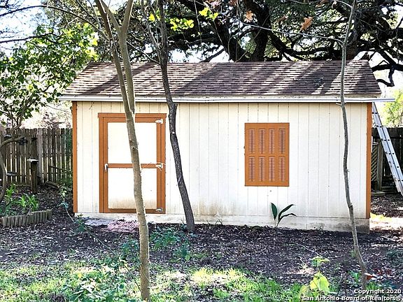 4th image of 612 Gloria Dr