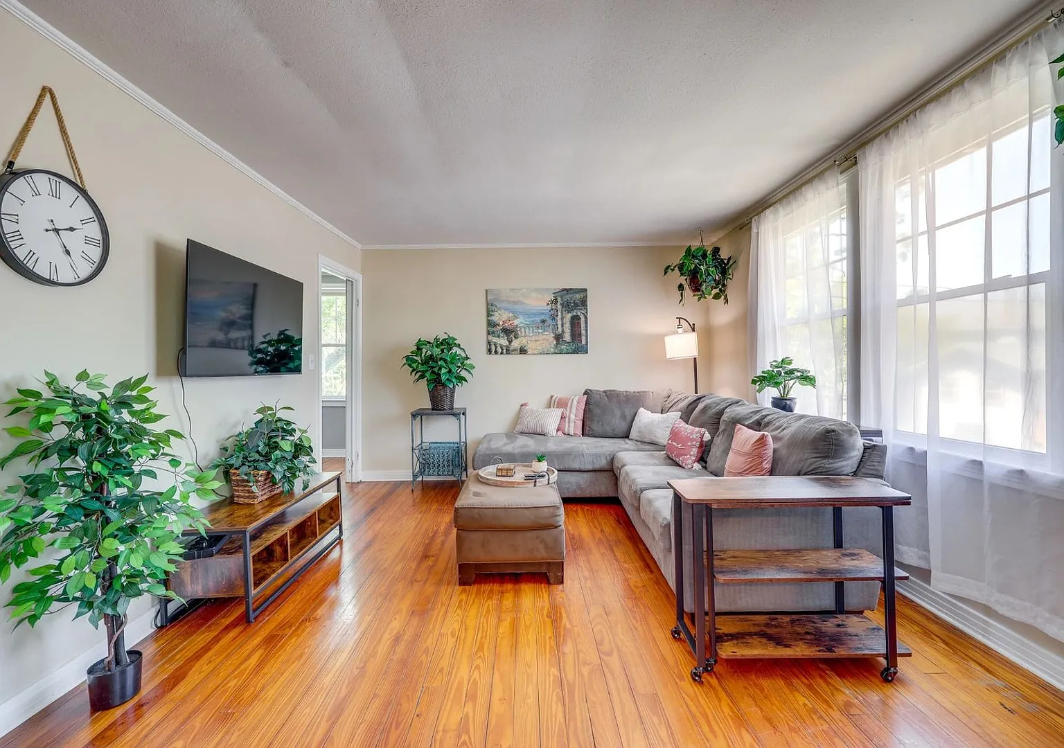 Charming 2BR Duplex in Jacksonville — Photo 4