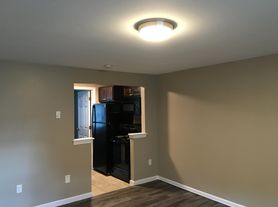 93 Henry Law Ave, Dover, NH