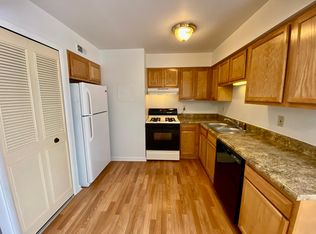 621 Flint Rd APT 3, Brighton, MI 48116