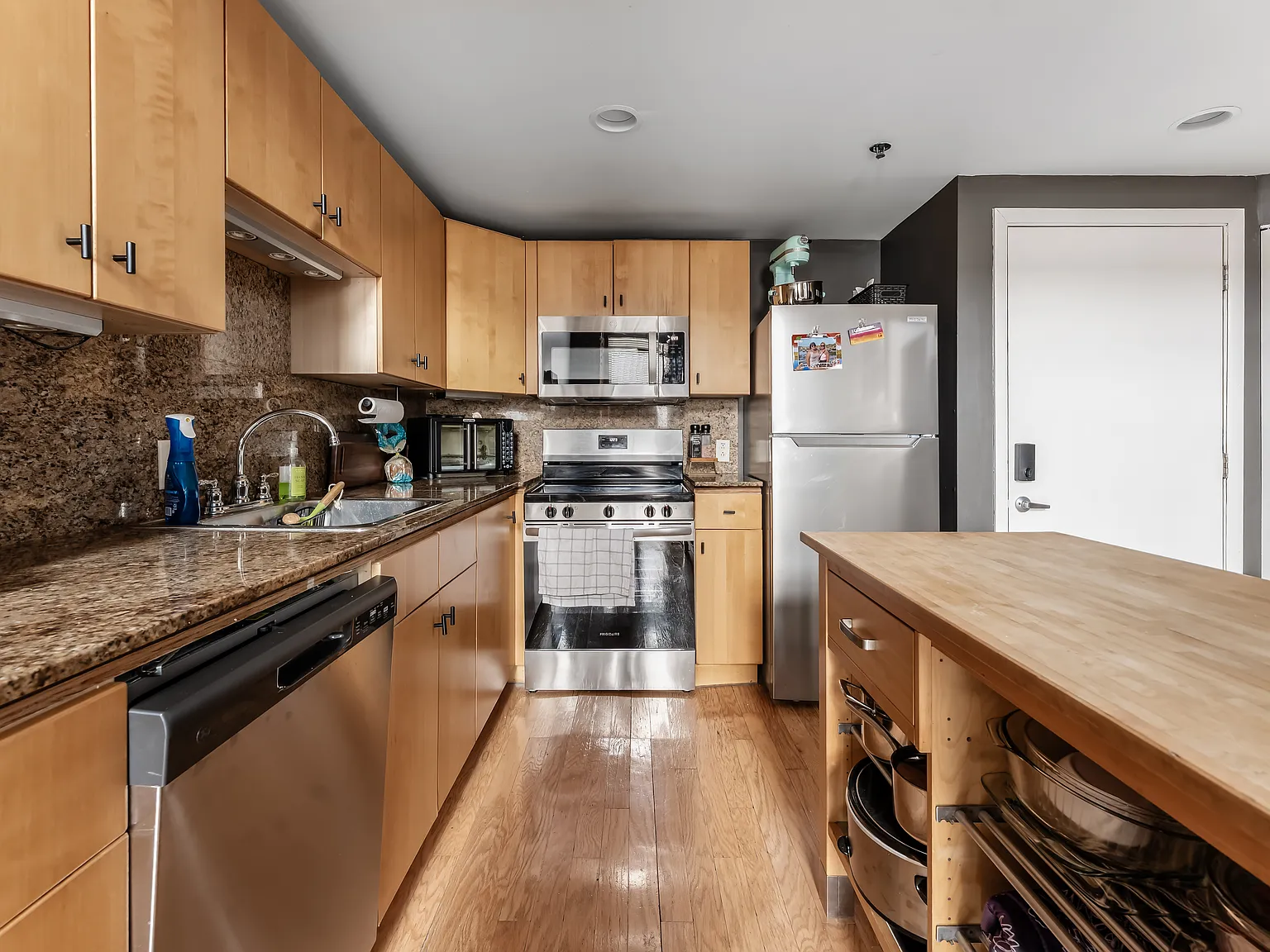 4 bed, 1650 sqft, $2,800 — Photo 4