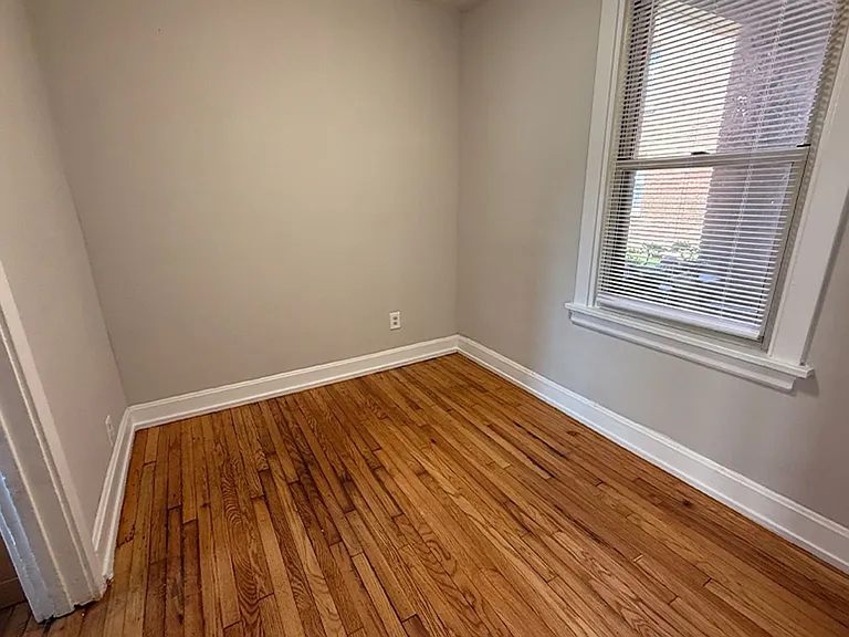Tudor Court — Photo 111