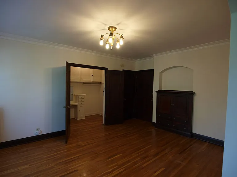 2446 Colfax Ave S — Photo 3