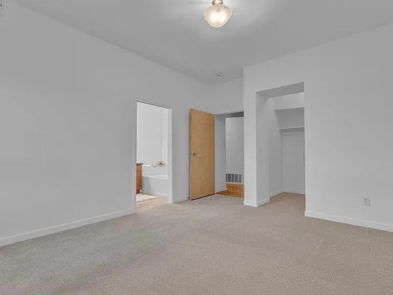 1053 W Century Dr #310 — Photo 18