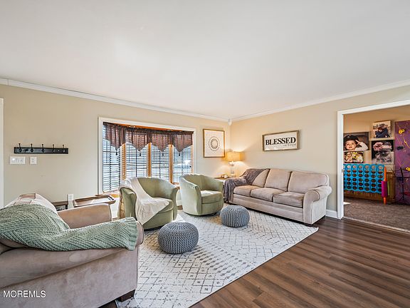 5th image of 305 Quail Hill Drive