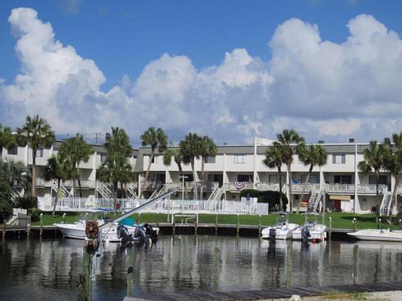2nd image of 501 Gulf Shore Dr Unit 6