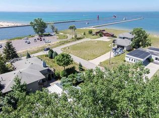 20060 Breton St, Spring Lake, MI 49456