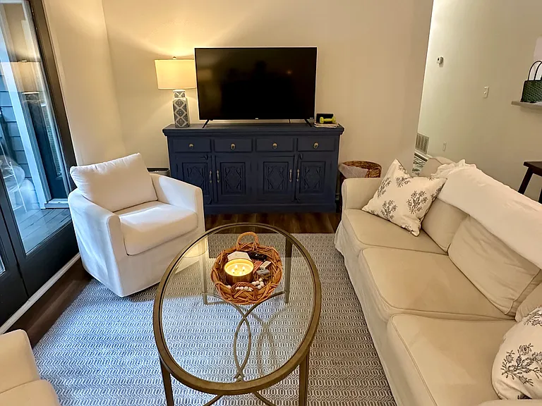 128 Warm Springs Cir — Photo 8