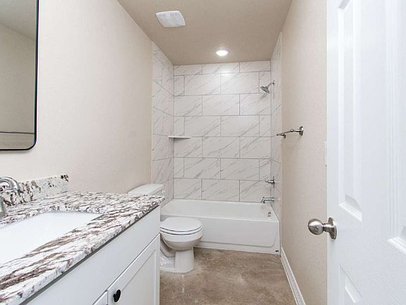 5th image of 807 White Meadow Ln #B